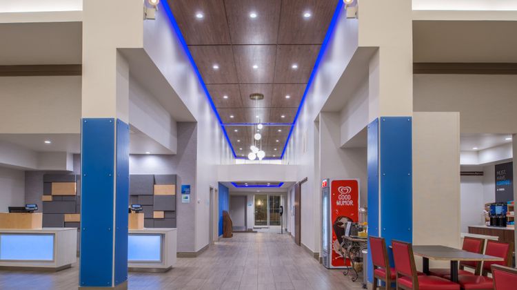 Holiday Inn Express Lobby