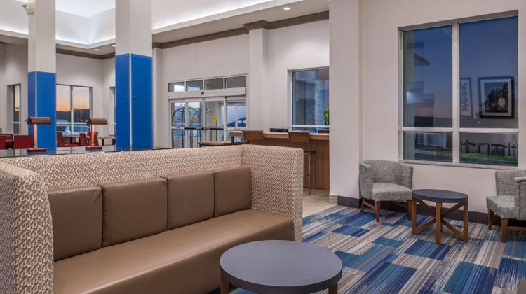 Holiday Inn Express Lobby