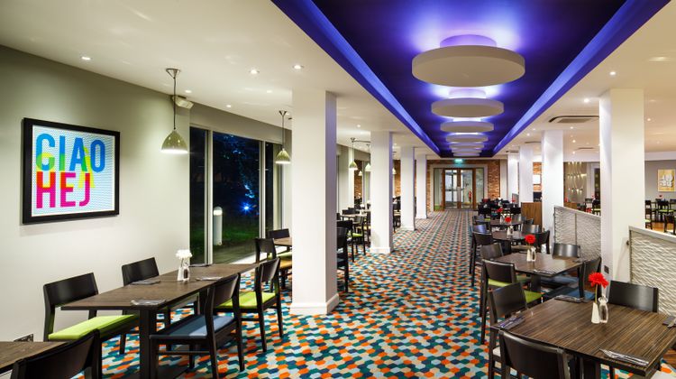 Holiday Inn London Heathrow Restaurant