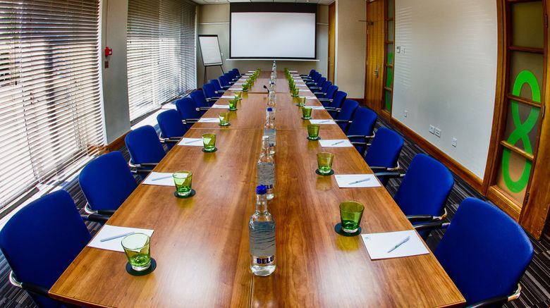 <b>Holiday Inn London Heathrow Meeting</b>. Images powered by <a href="https://www.leonardoworldwide.com/" title="Leonardo Worldwide" target="_blank">Leonardo</a>.