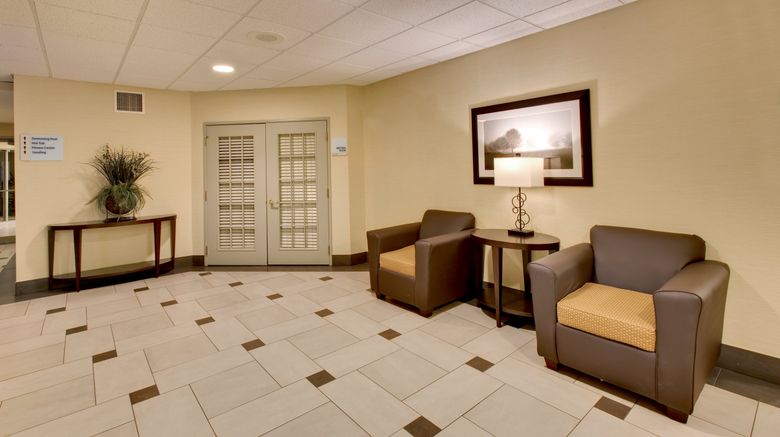 <b>Holiday Inn Express Hotel & Suites Lobby</b>. Images powered by <a href="https://www.leonardoworldwide.com/" title="Leonardo Worldwide" target="_blank">Leonardo</a>.