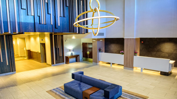 Crowne Plaza Dulles Airport Lobby