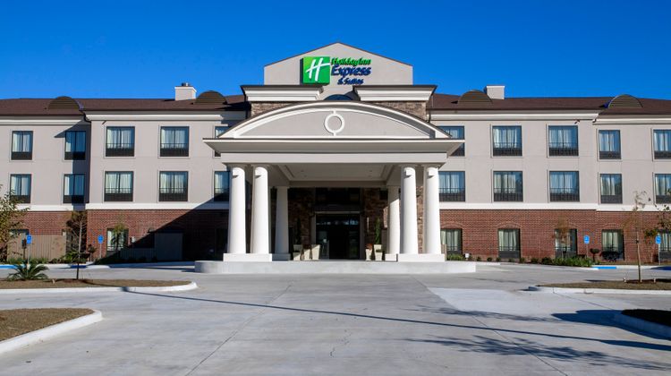 Holiday Inn Express & Suites Exterior
