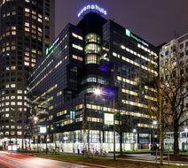 Holiday Inn Express - Central Station Exterior