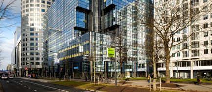 Holiday Inn Express - Central Station Exterior