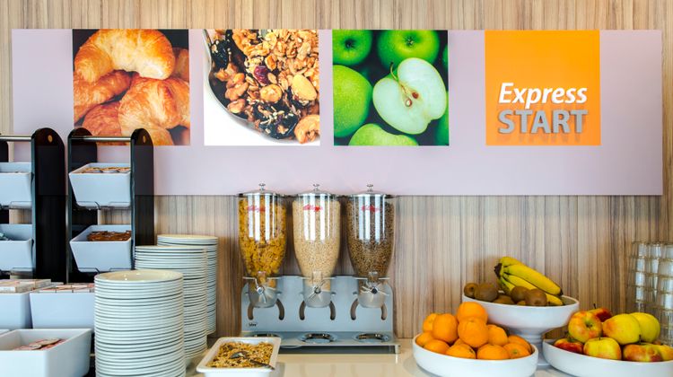 Holiday Inn Express - Central Station Restaurant