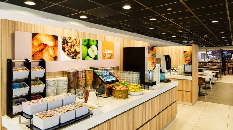 Holiday Inn Express - Central Station Restaurant