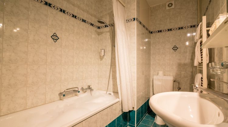 Touring au Lac Hotel Room