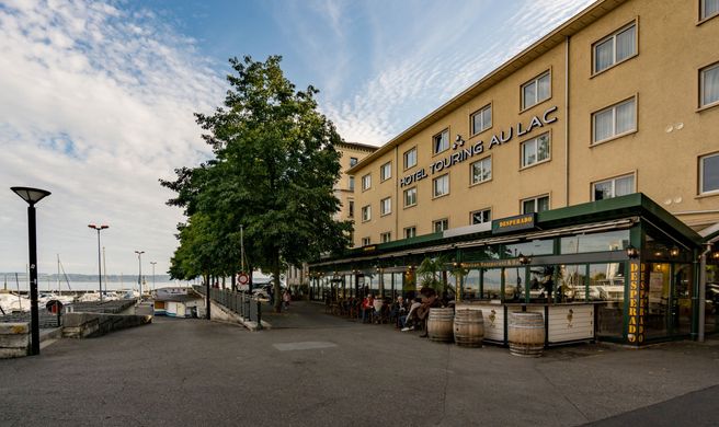 Touring au Lac Hotel Exterior