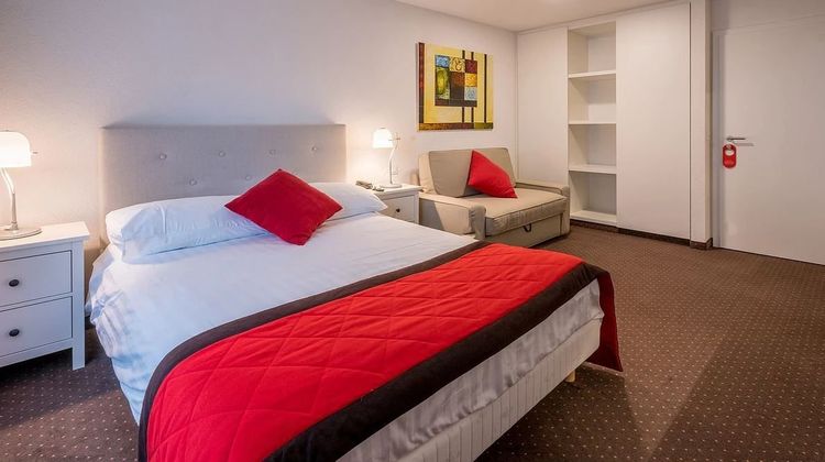 Touring au Lac Hotel Room