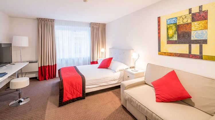 Touring au Lac Hotel Room