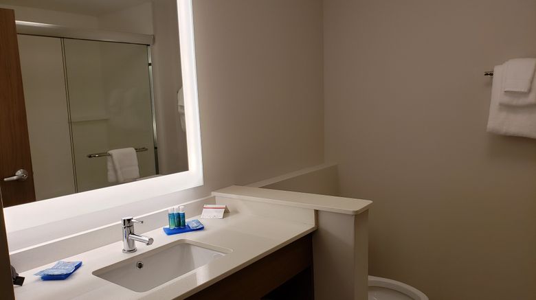 <b>Holiday Inn Express Macon North Room</b>. Images powered by <a href="https://www.leonardoworldwide.com/" title="Leonardo Worldwide" target="_blank">Leonardo</a>.