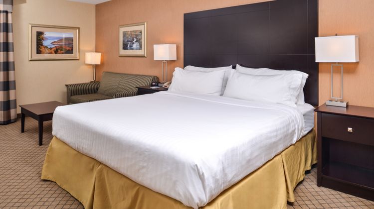 Holiday Inn Express Room