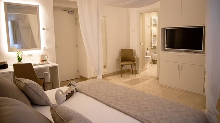 Monun Hotel Room