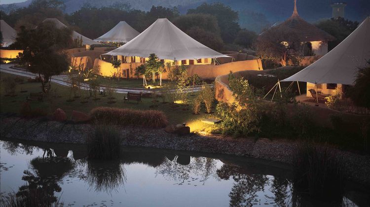 The Oberoi Vanyavilas Exterior