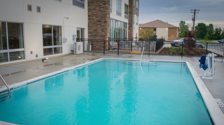 Holiday Inn Express/Suites West Memphis Pool