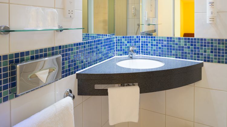 Holiday Inn Express Swiss Cottage Room