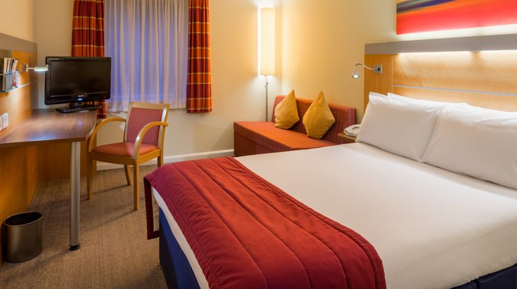Holiday Inn Express Swiss Cottage Room