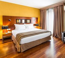 Legendary Lisbon Suites Room