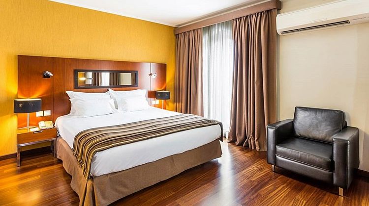 Legendary Lisbon Suites Room
