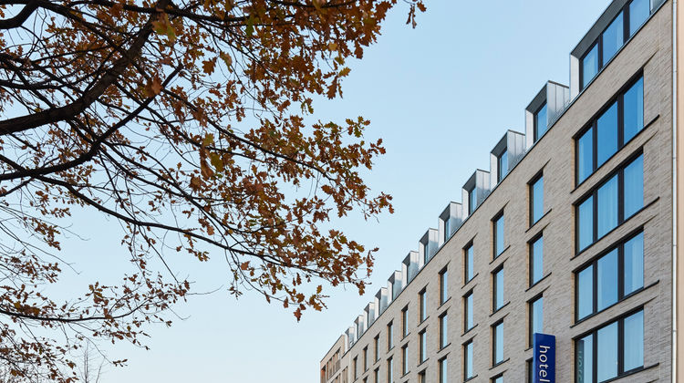 Hotel Indigo Wettiner Platz Exterior