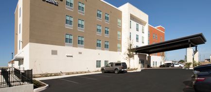 Holiday Inn Express/Suites Windcrest Exterior