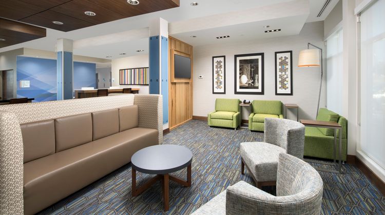 Holiday Inn Express/Suites Windcrest Lobby