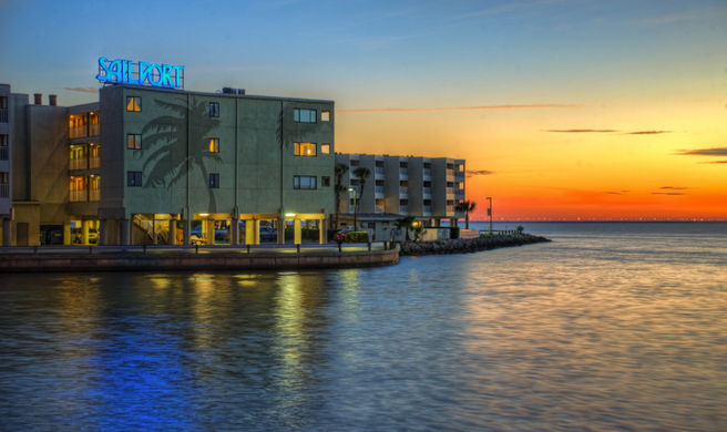 Sailport Waterfront Suites Exterior