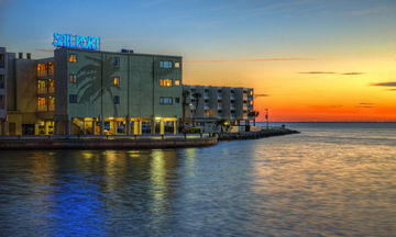Sailport Waterfront Suites