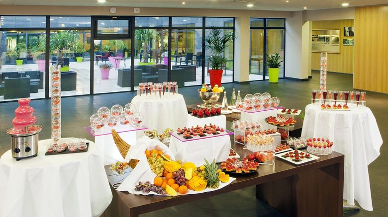 <b>Residhome Suites Paris Senart Restaurant</b>. Images powered by <a href="https://www.leonardoworldwide.com/" title="Leonardo Worldwide" target="_blank">Leonardo</a>.