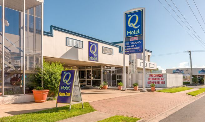 The Q Motel Exterior