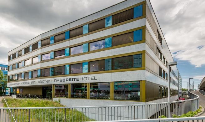 DasBreiteHotel Exterior
