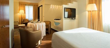 De la Ville Hotel Room
