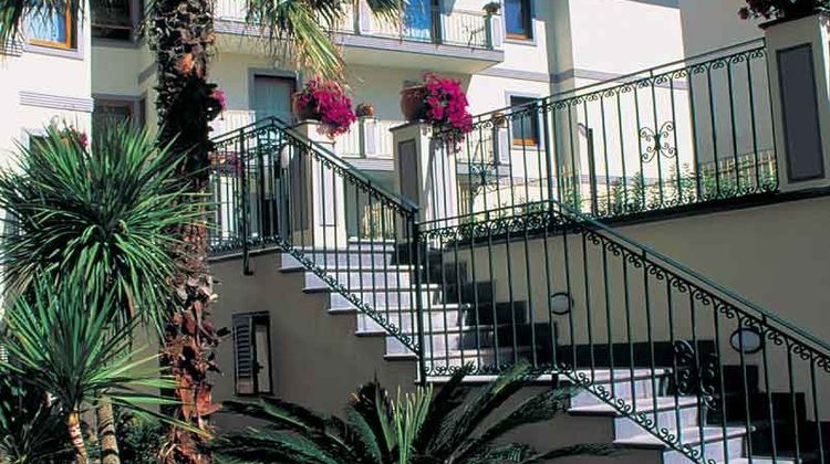 Hotel Villa Luisa Exterior