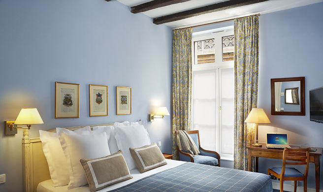 Relais Du Louvre Room