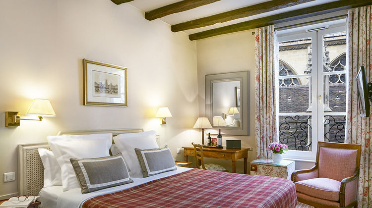 Relais Du Louvre Room