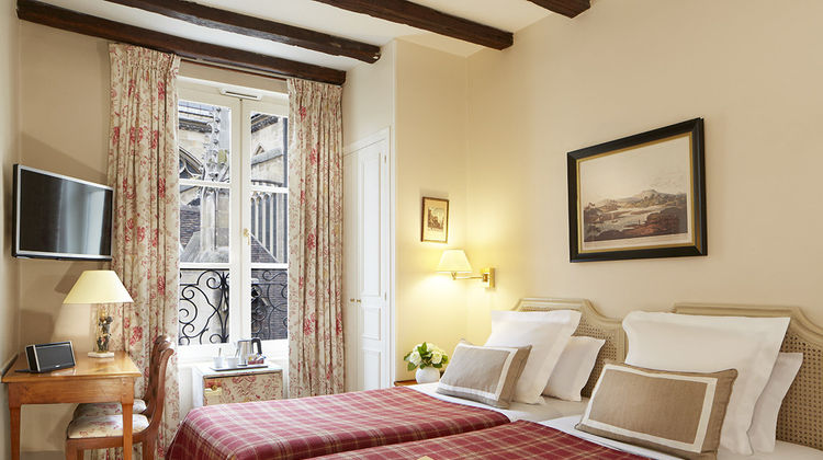 Relais Du Louvre Room