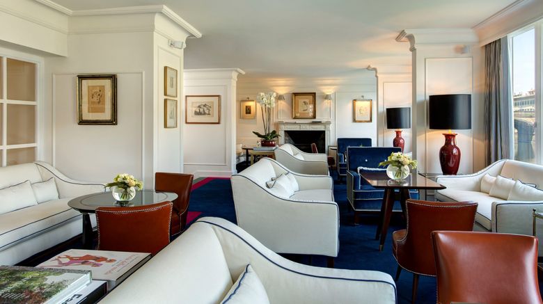 <b>Hotel Lungarno Lobby</b>. Images powered by <a href="https://www.leonardoworldwide.com/" title="Leonardo Worldwide" target="_blank">Leonardo</a>.