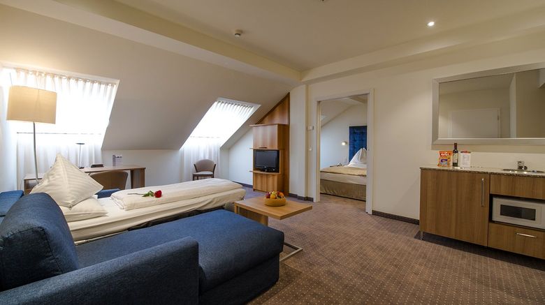 <b>Starlight Suiten Hotel Room</b>. Images powered by <a href="https://www.leonardoworldwide.com/" title="Leonardo Worldwide" target="_blank">Leonardo</a>.