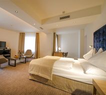 Starlight Suiten Hotel Room