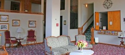 Victor Hotel Lobby
