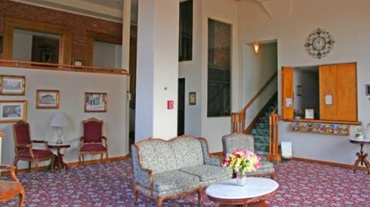 Victor Hotel Lobby
