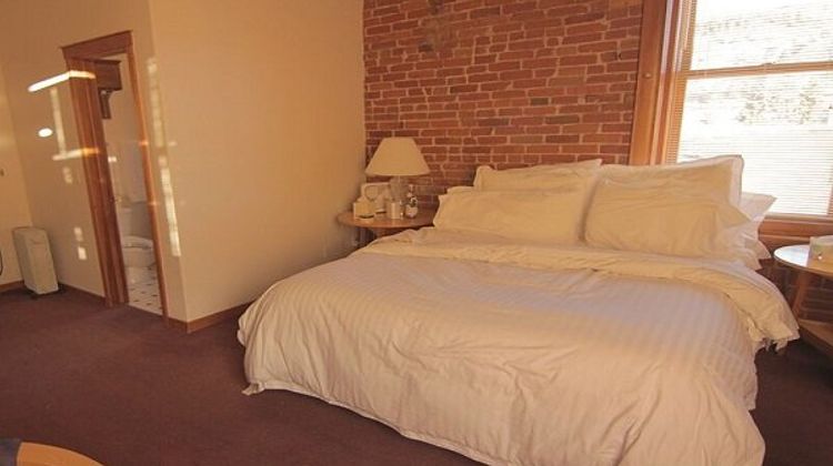 Victor Hotel Room