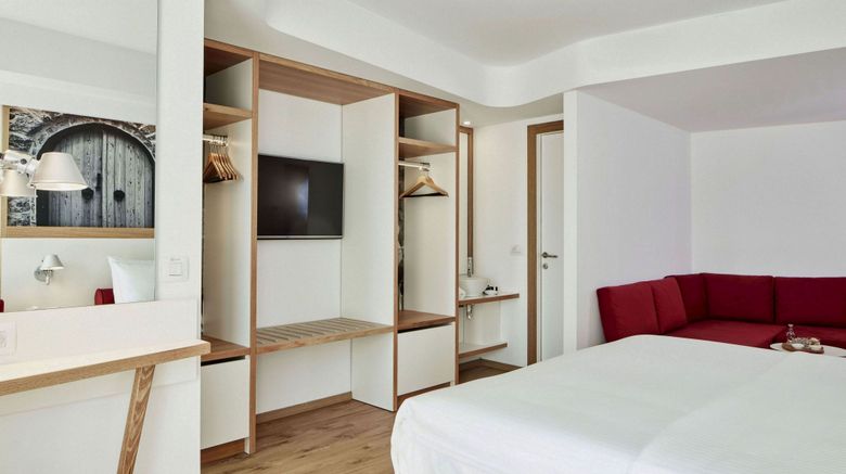 <b>Olive Green Hotel Room</b>. Images powered by <a href="https://www.leonardoworldwide.com/" title="Leonardo Worldwide" target="_blank">Leonardo</a>.