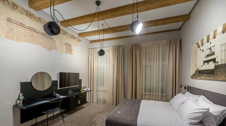 Artagonist Hotel Room