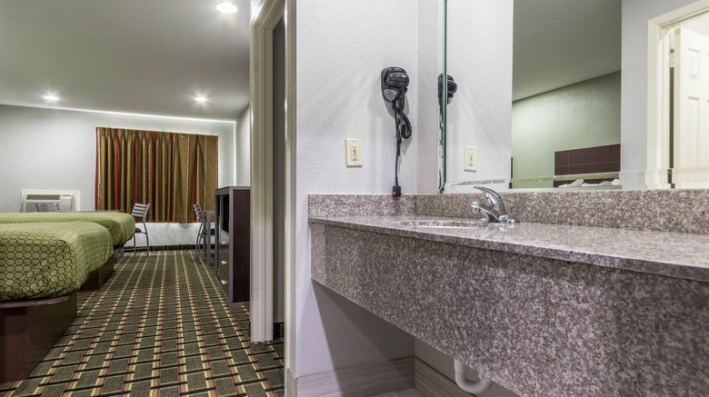 <b>Scottish Inn & Suites Tomball Room</b>. Images powered by <a href="https://www.leonardoworldwide.com/" title="Leonardo Worldwide" target="_blank">Leonardo</a>.