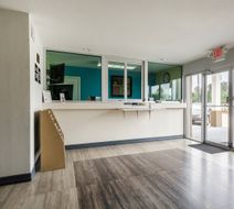 Scottish Inn & Suites Tomball Lobby