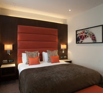 St George's Hotel Wembley Room