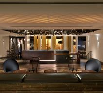 Revere Hotel Boston Common Lobby