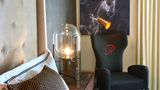 Revere Hotel Boston Common Suite